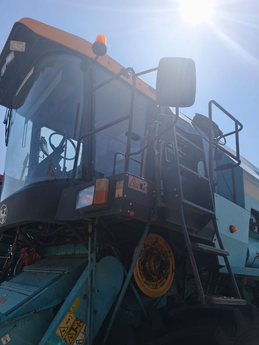 Комбайн Есиль 740