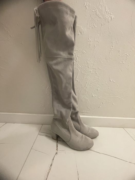 Светло сиви чизми