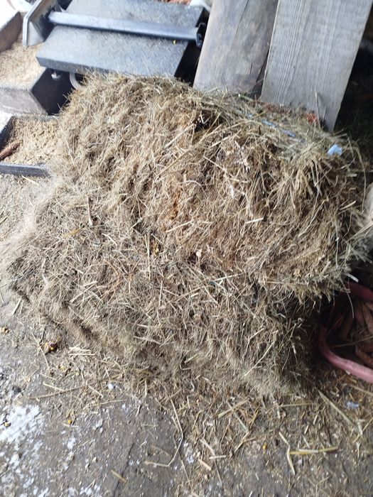 Baloți fân și lucernă