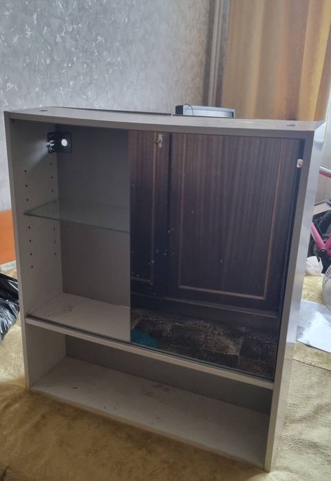 Шкаф за баня, използван