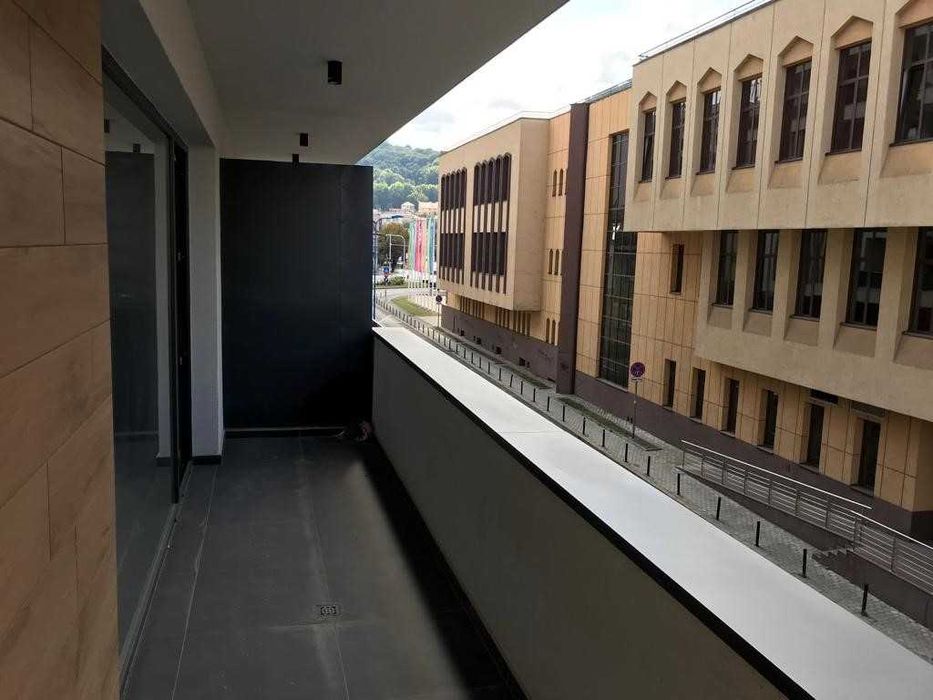 Proprietar, ofer spre inchiriere unei studente sau cuplu tanar apartament 2 camere Brasov bloc Cosmopolit langa Aula Universitatii