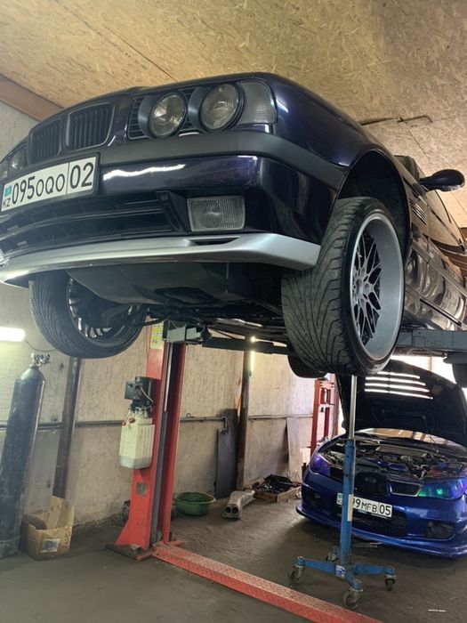 Передний бампер пороги тюнинг BMW E34 M technic