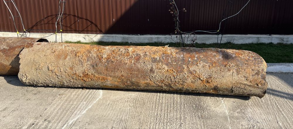 Țevi metalice gigant