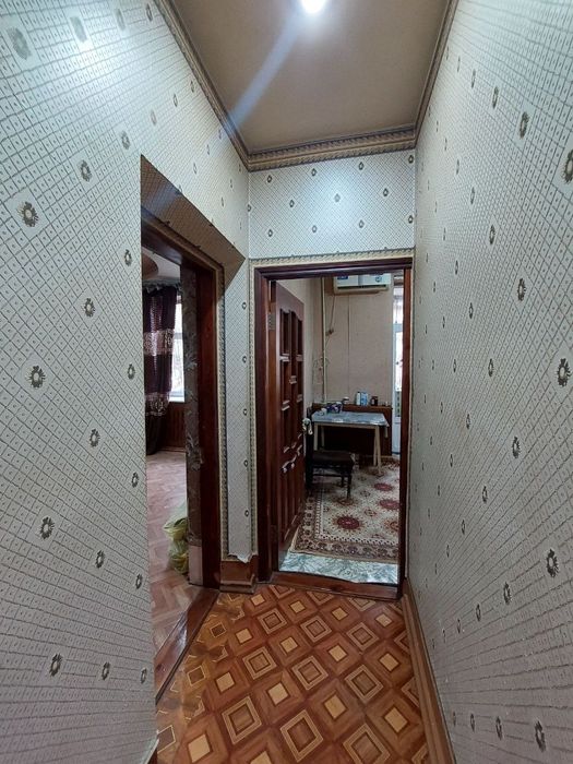 Продаю 2× квартира на 2 этаже 2 этажного дома. Ул Джаркурганский