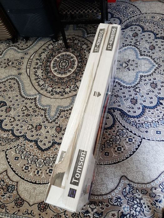 Продаётся телевизор смарт Tomson