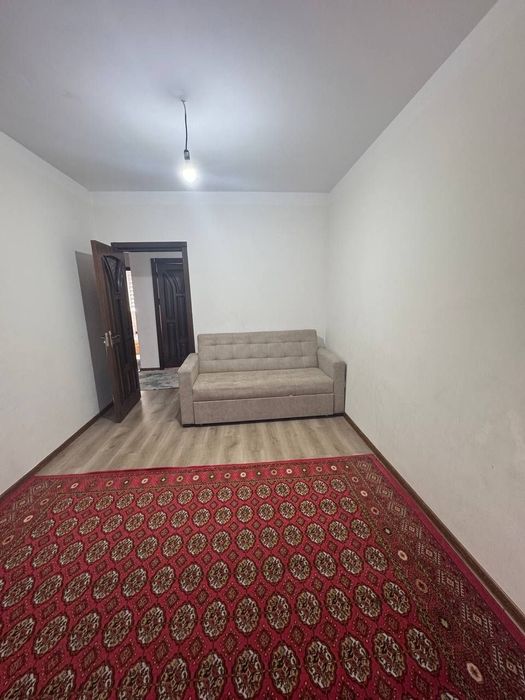 Chilonzor farxadiskiy 2 xonali kvartira 
Xonlari 2
