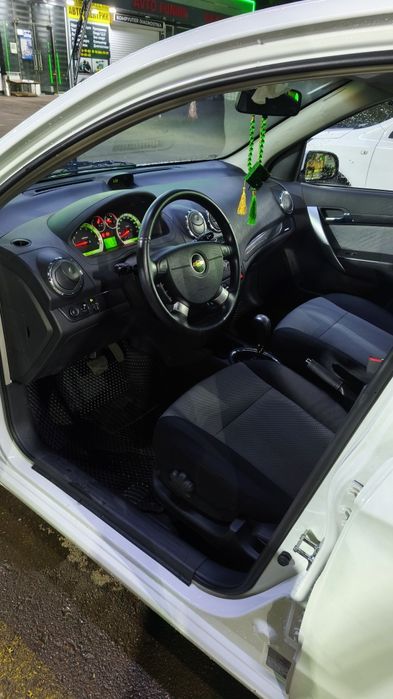 Продам новую нексию 3 автомат