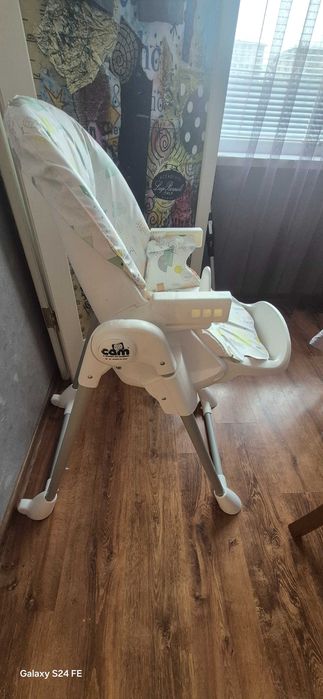 Децки стол за хранене