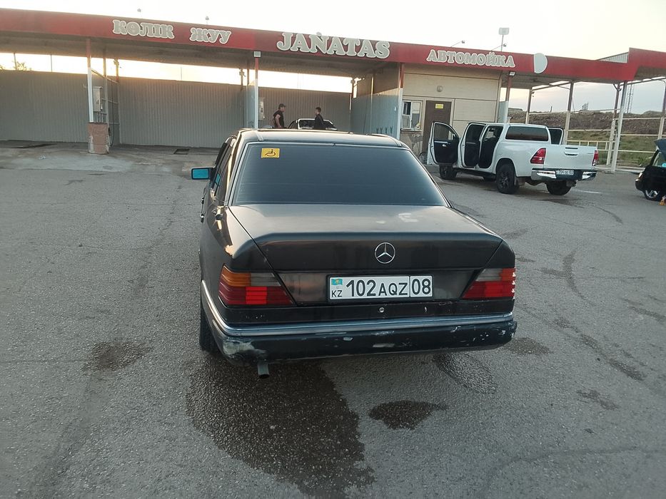 Мерседес Бенс Е200