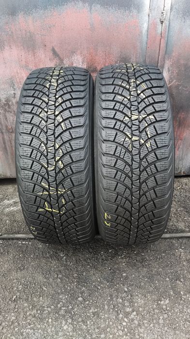 2бр. зимни гуми 215/55/17 Kumho Winter Craft
dot23