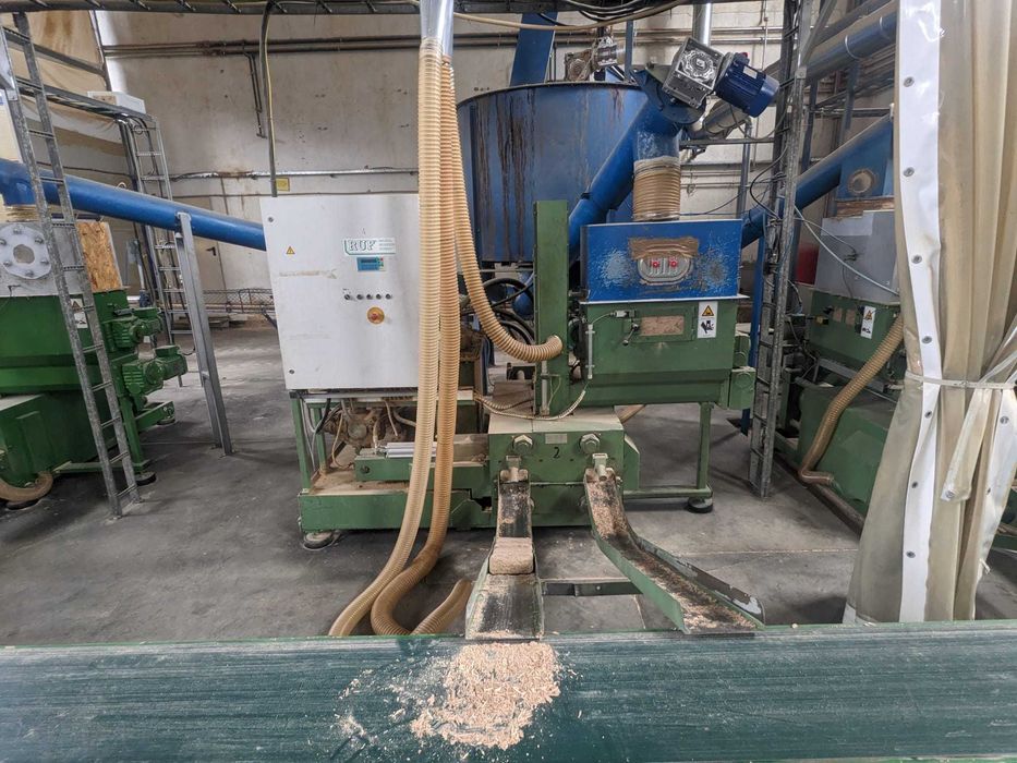 Presa de brichetat RUF RB440