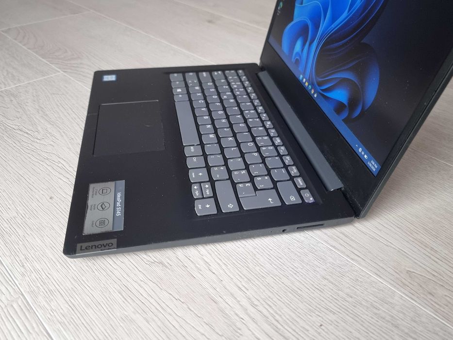 Laptop Slim Lenovo 13" Full HD, i3-8145u, 12 GB DDR4, SSD 128 + 16 GB