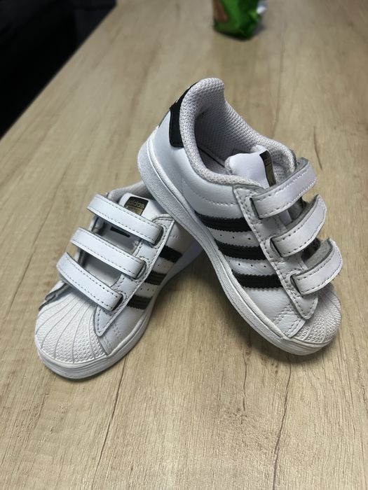 Adidas Superstar 23 1/2