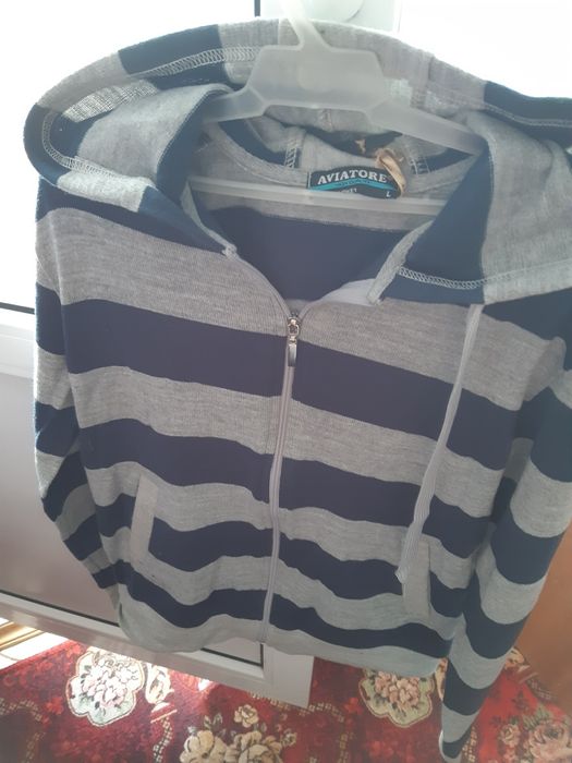 Кофта мужская  с капюшоном