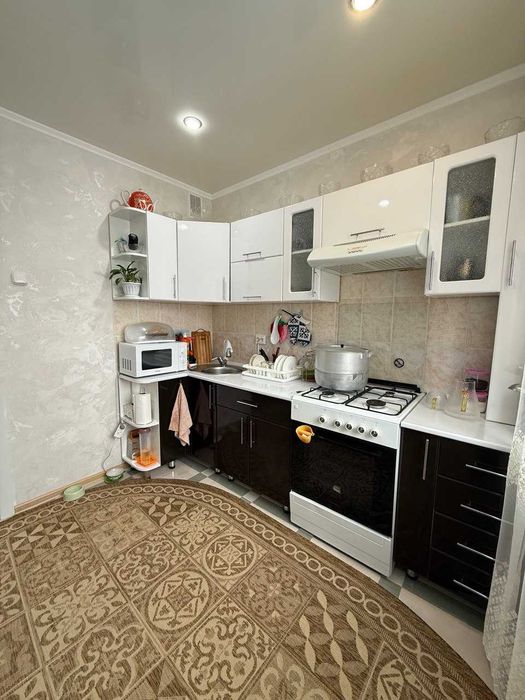 2-комн. квартира, 50.5м², 6-й микрорайон.