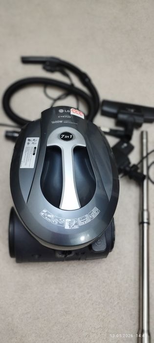Продаю моющий пылесос LG
