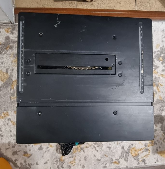 Настолен цирколяр Vonroc 1500w за части