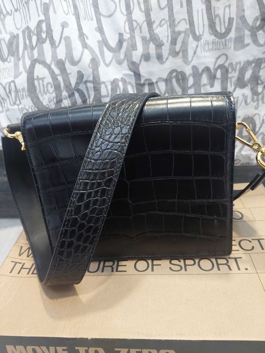 Дамска чанта естествена кожа