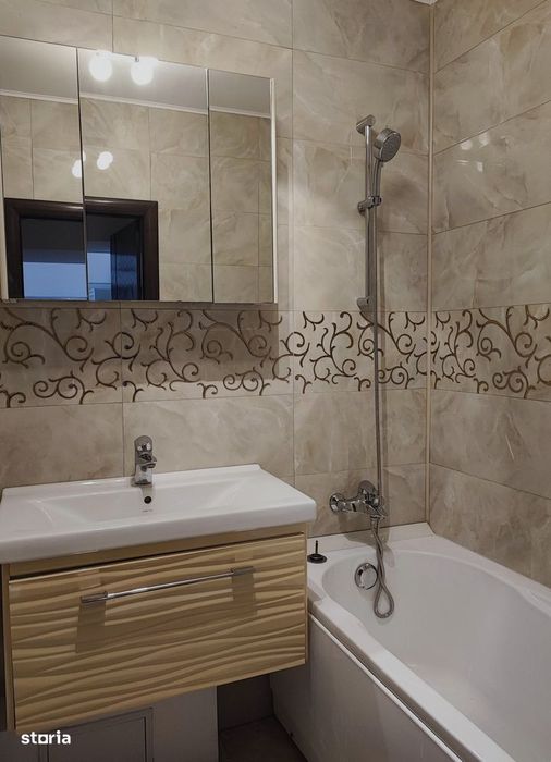 Apartament 3 camere Piața Romană / Amzei. Vedere Piațeta Arthur Verona