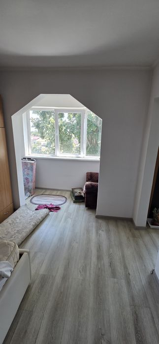 Vand apartament etajul 4