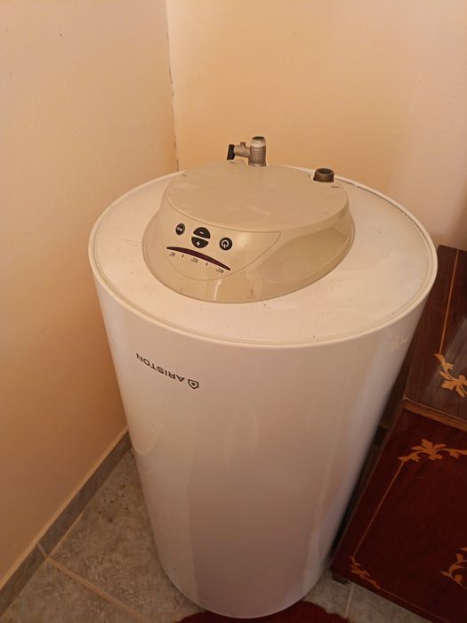 Boiler electric,stare buna,120 litri,folosit  un an de zile