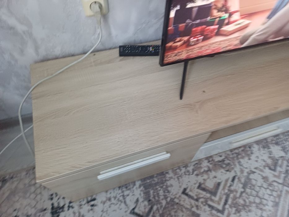 Продам тумбу под тв