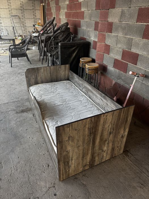 Кровать 160х80 с матрасом