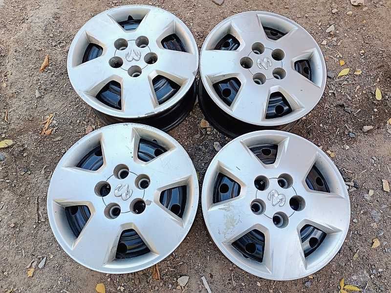 Продам металлические диски на Dodge Caravan