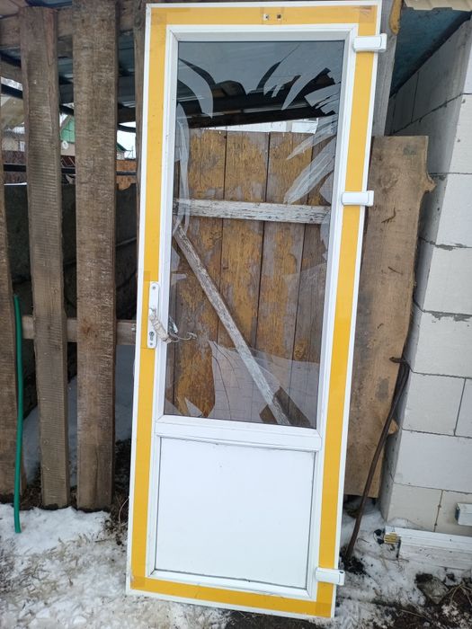 Пластиковые двери перегородки, б/у