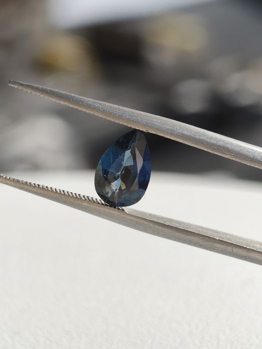 Сапфир Royal Blue VS с швейцарски сертификат
