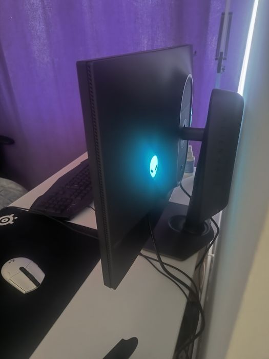 Vând monitor gaming Alienware AW2725QF 360 hz