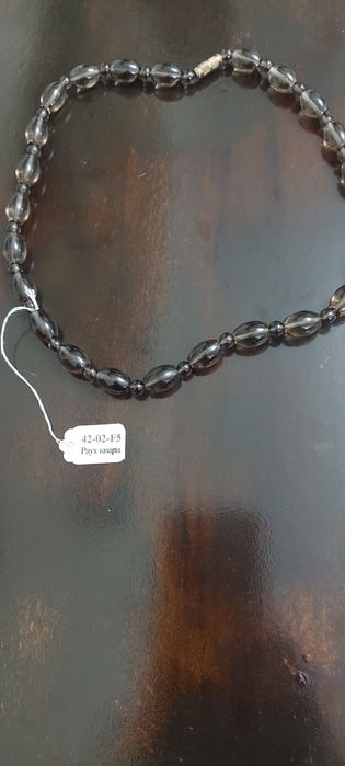 Бусы из натуральных камней.
