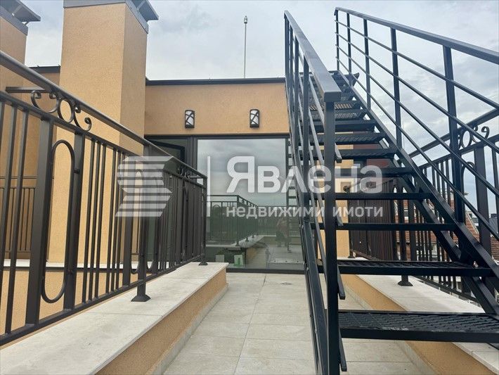 Продава се Тристаен апартамент в София, Център - 132 кв.м за 2917 €/кв.м - Снимка #4