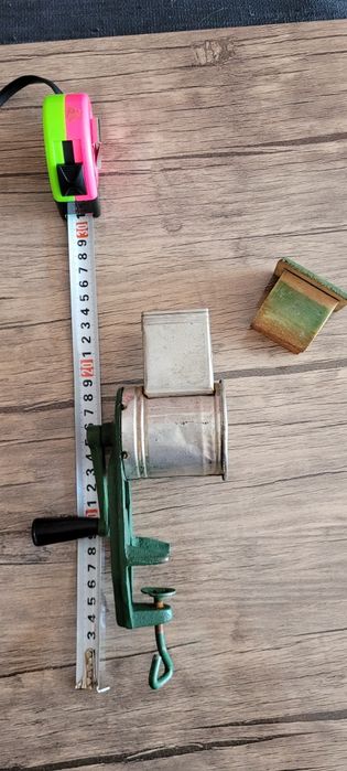 Метални ретро мелачки