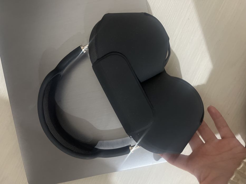 Бу Airpods Max черный