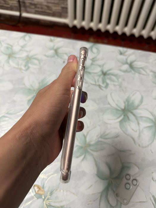 Сатылад 8+ айфон