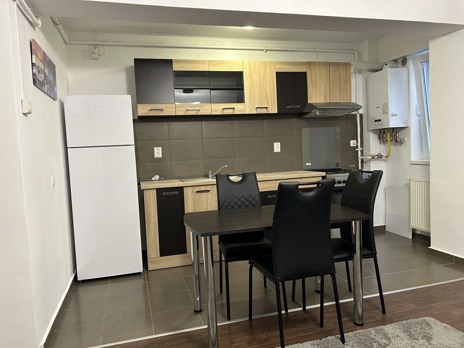 Inchiriez ap. 2 camere,  Cedonia