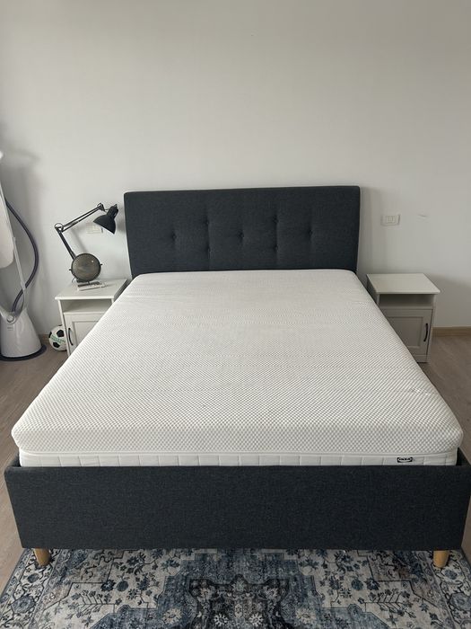 Pat dublu tapițat IKEA cu saltea inclusă – stare foarte bună