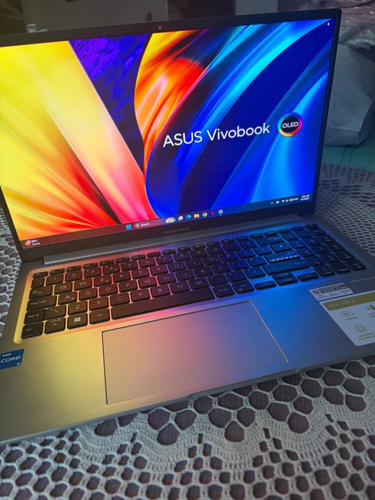 Продавам ASUS VivoBook X1505ZA – OLED дисплей