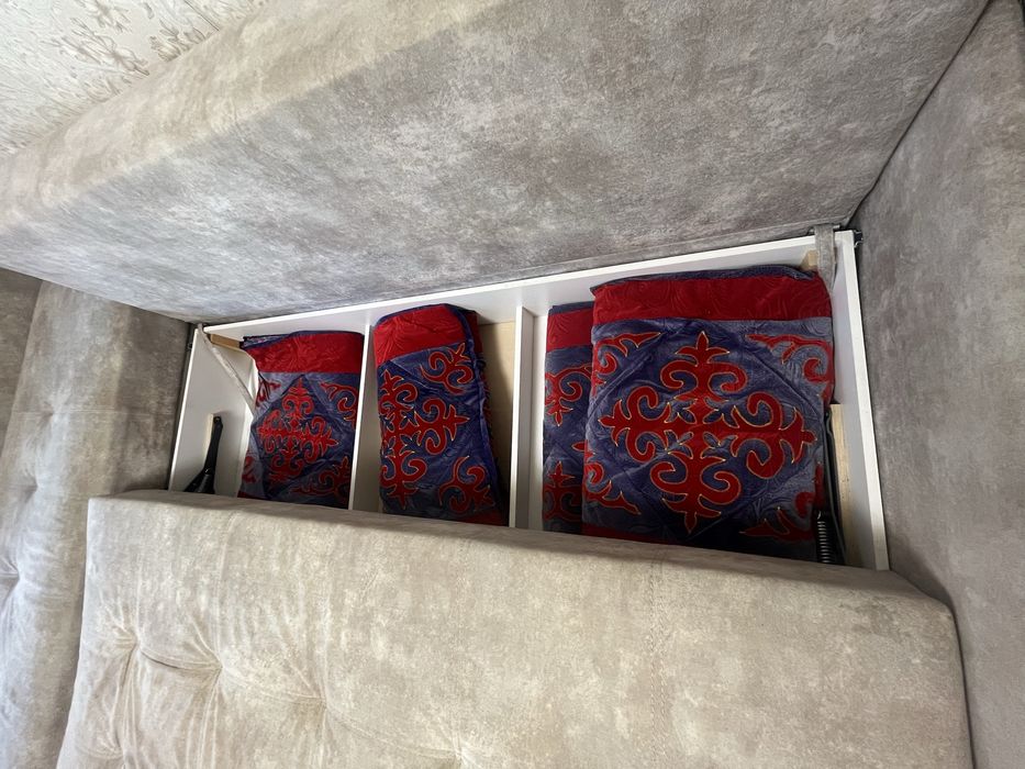 Продам диван в хорошем состоянии