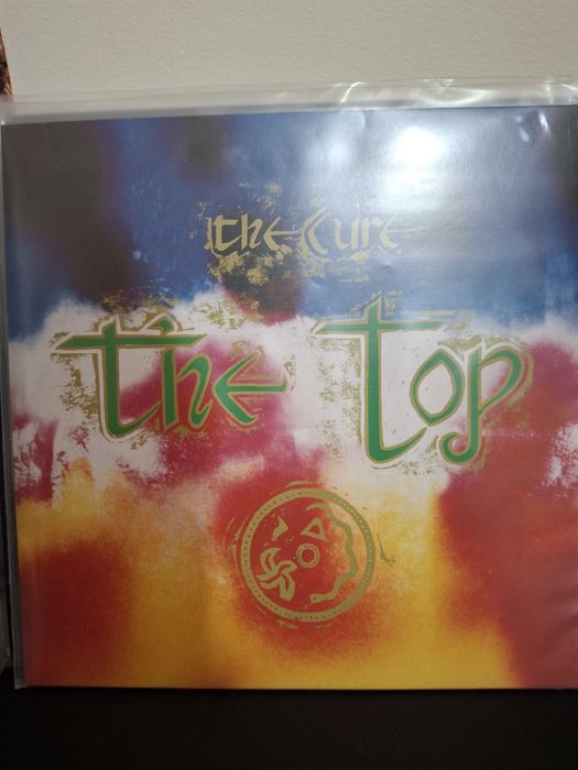 Грамофонни плочи на групите "The Cure" и "Depeche Mode"