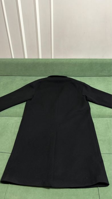 Пальто черное Zara
