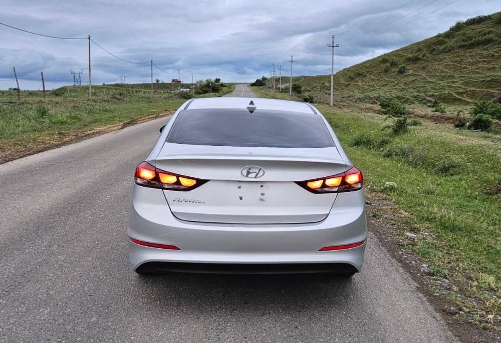 Hyundai elantra 2017