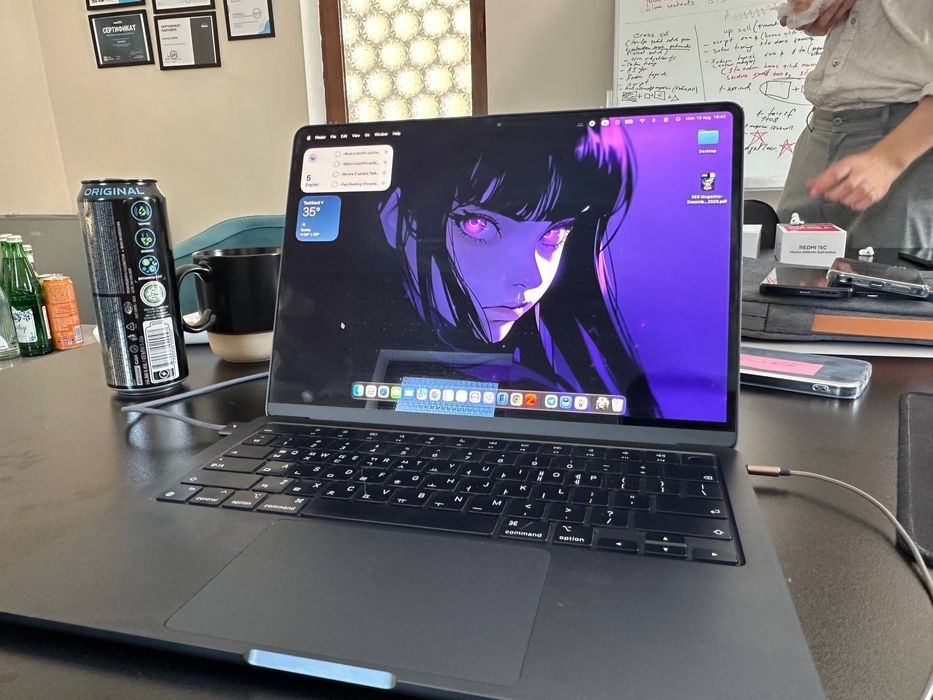 MacBook Air M2 8/256 |  44 sikl  |  99%