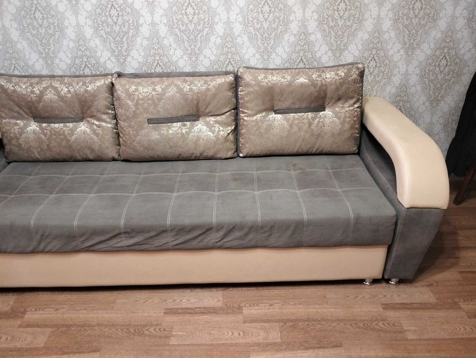 Продам диван два метра