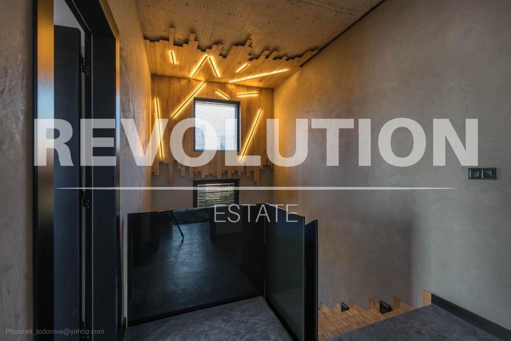 Дава се под наем Къща в Варна, Център - 200 кв.м за 2493.39 € - Снимка #13