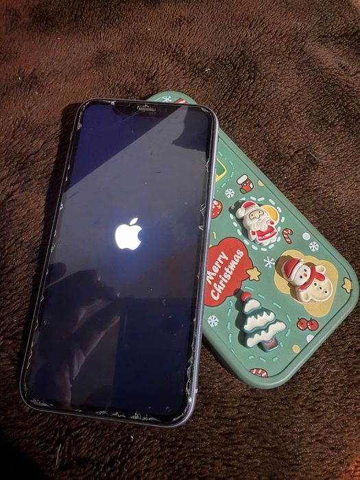 Продам айфон 11 128гб