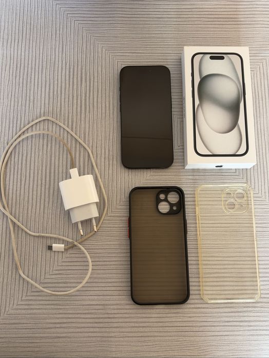 Продавам Iphone 15 256GB