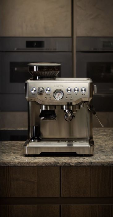 Кофемашина Bork в хорошем состоянии