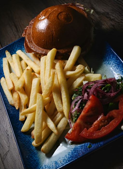 CATERING  burgeri ufo, crispy,frigarui de pui libaneze!